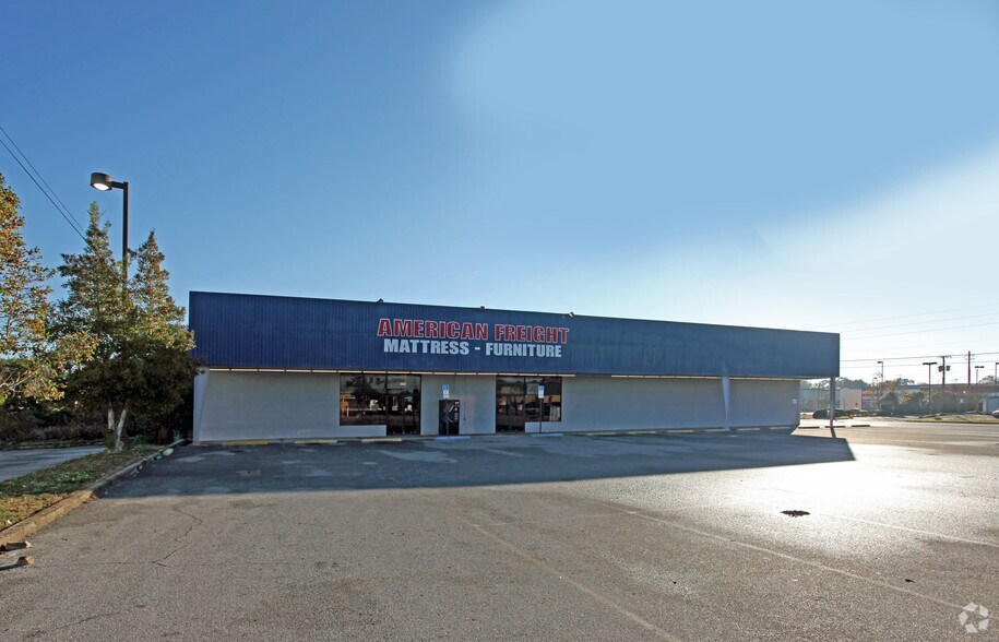 More Photos Of 4500 Mobile Hwy, Pensacola Freestanding For Sale