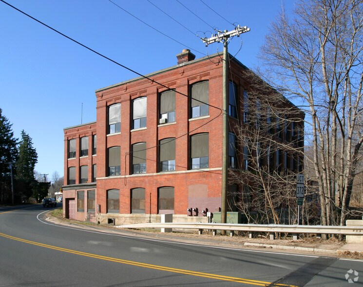 More Photos Of 15 N Washington St, Plainville Manufacturing For Lease