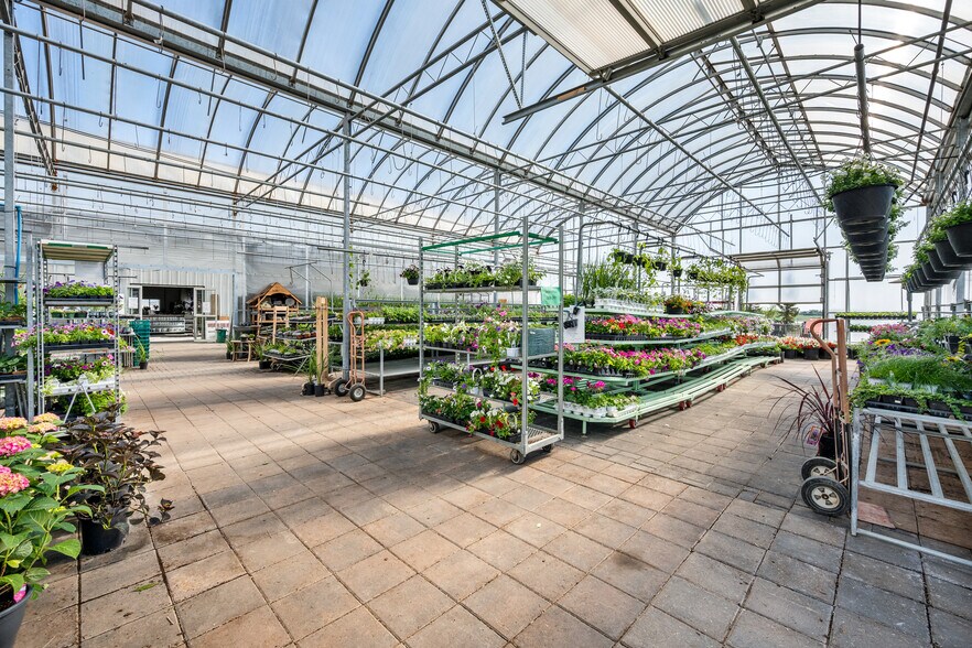 More Photos Of Pt NE 34-48-28 W3, Wilton No 472 Garden Center For Sale