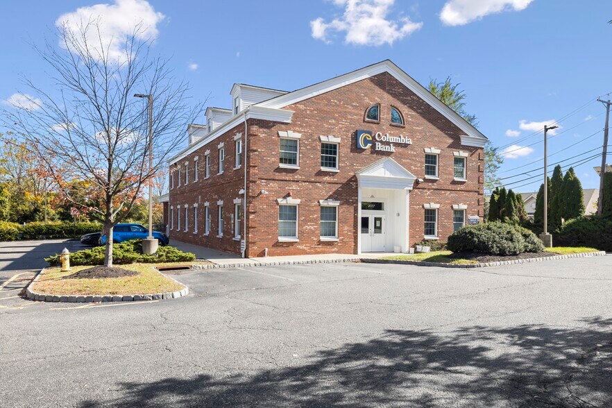 More Photos Of 1027 Pompton Ave, Cedar Grove Bank For Lease