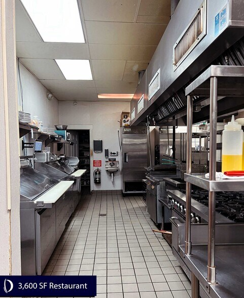 More Photos Of 921 White Plains Rd, Trumbull Storefront Retail Office For Lease