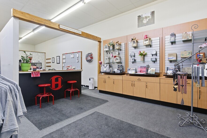 More Photos Of 622 N Central Ave, Connersville General Retail For Sale