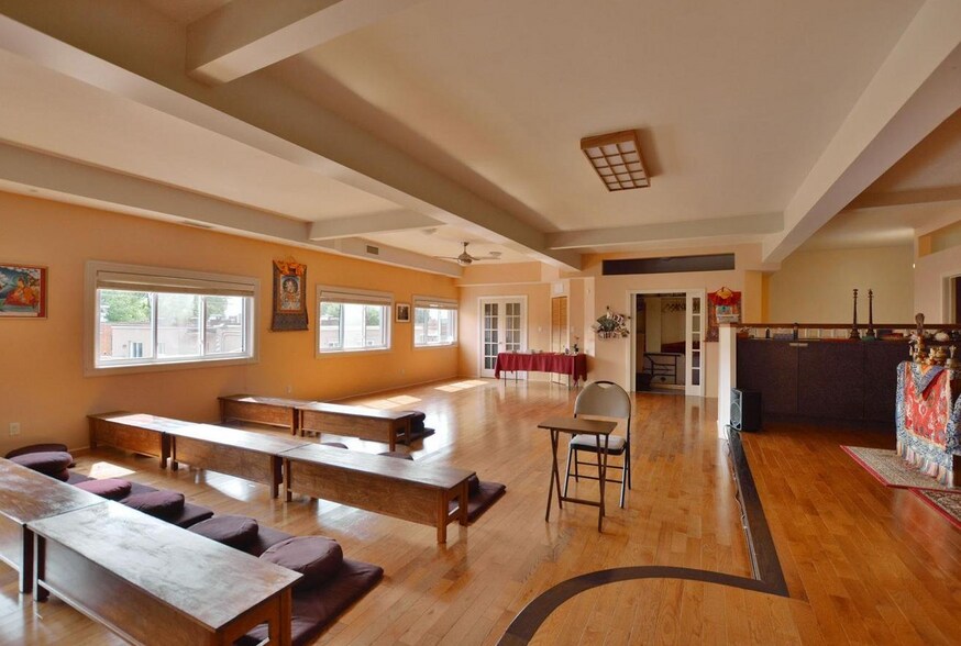 More Photos Of 37 Rue Sainte-Anne, Ste-Anne-de-Bellevue Storefront Retail Residential For Sale