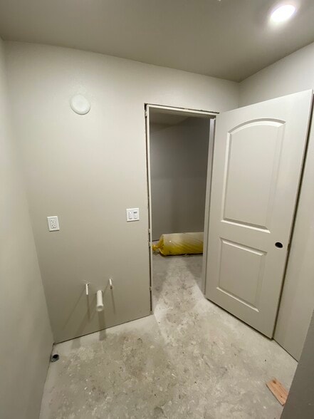 More Photos Of 126 John St, Salinas Hotel For Sale