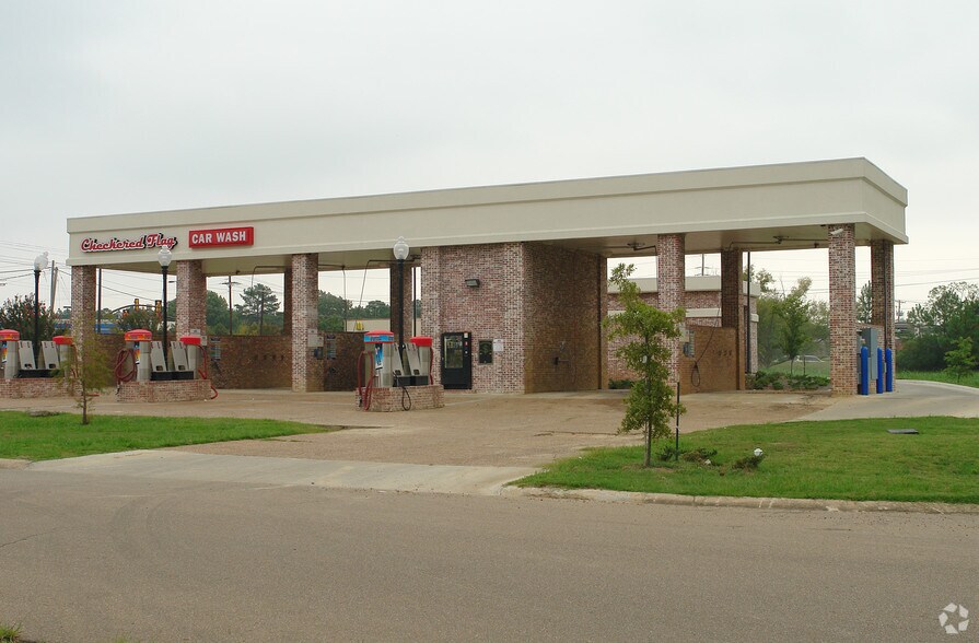 Primary Photo Of 312 Village Square Dr, Brandon Carwash For Sale