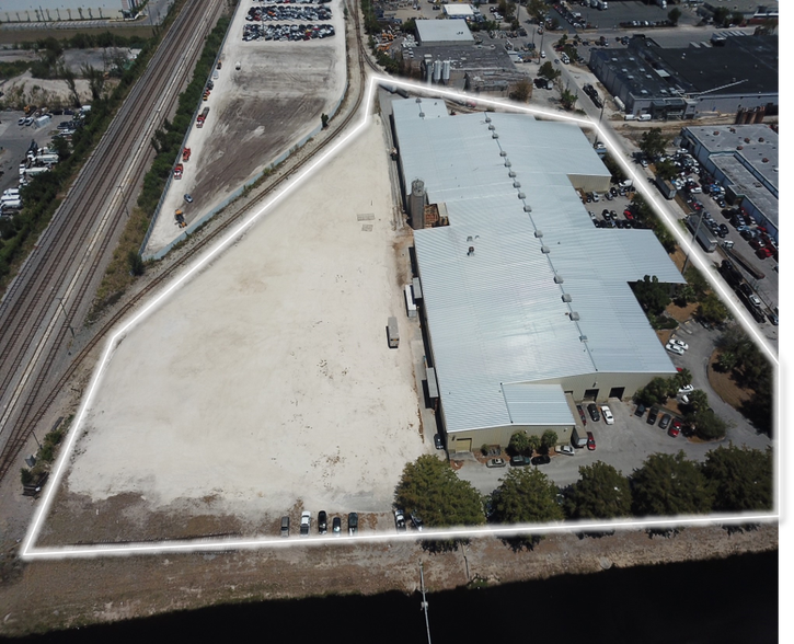 More Photos Of 10700 NW 36th Ave, Miami Warehouse For Lease