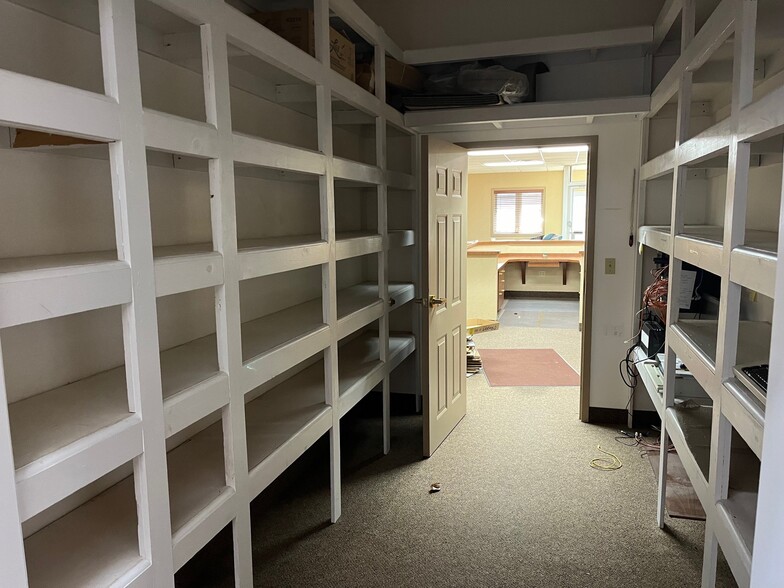 More Photos Of 503 Abbe Rd S, Elyria Office For Sale