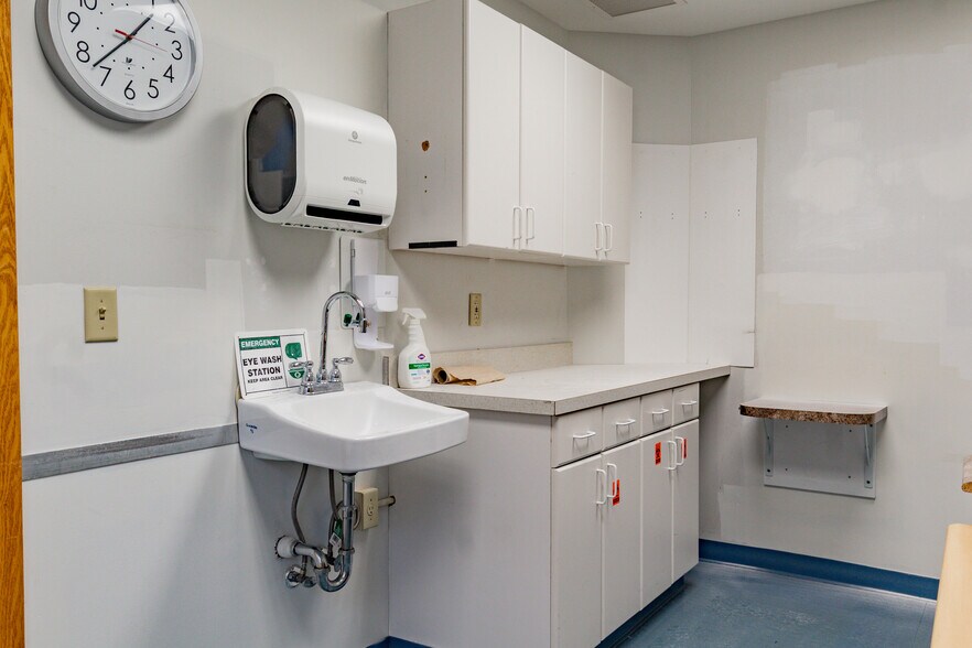 More Photos Of 25 Long Creek Dr, South Portland Medical For Sale