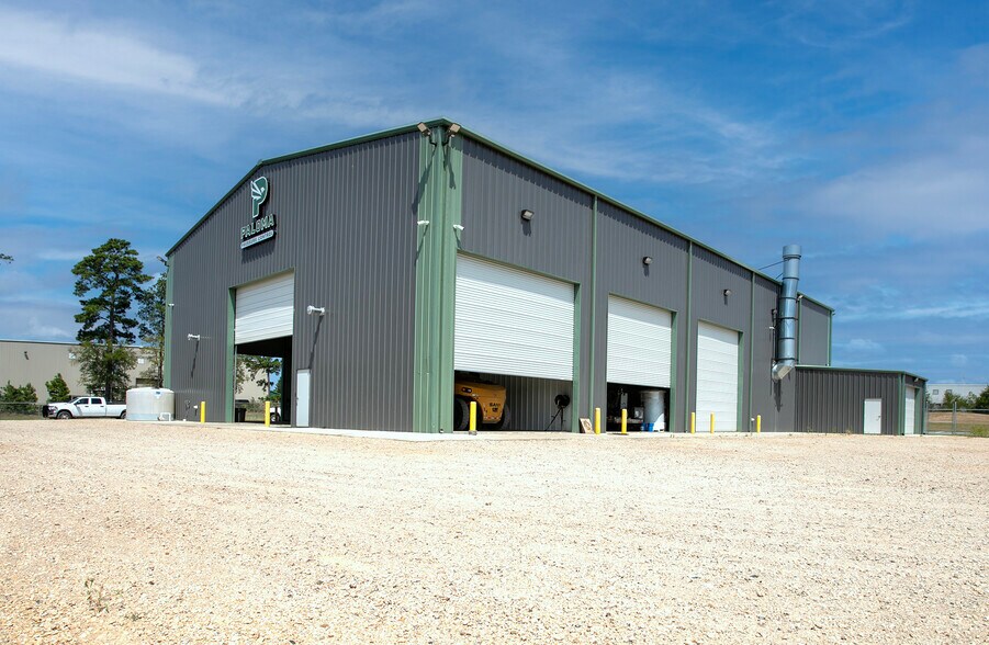 More Photos Of 2302 Neiman Marcus Pky, Longview Industrial For Sale