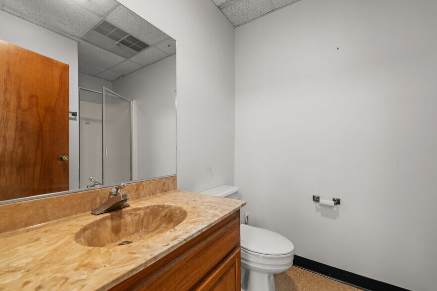 More Photos Of 2245 A Air Park Dr, Burlington Warehouse For Lease