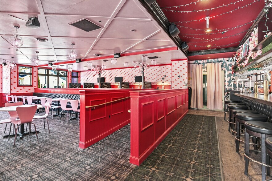 More Photos Of 2501 & 2519 Marshall St NE, Minneapolis Restaurant For Sale