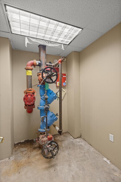 More Photos Of 1211 SW 17th St, Ocala Freestanding For Lease