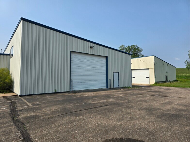 More Photos Of 855 Industrial Dr, Mondovi Distribution For Lease