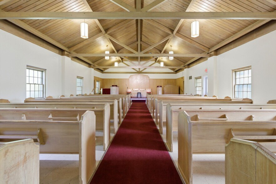 More Photos Of 405 S Westmore Ave, Lombard Religious Facility For Sale