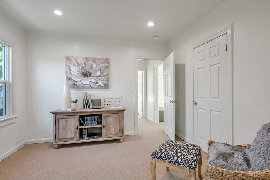 More Photos Of 596 1st St W, Sonoma Office For Lease