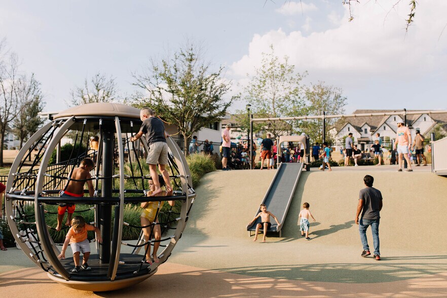 More Photos Of 13451 Highland Hills Dr, Aledo Storefront Retail Office For Lease