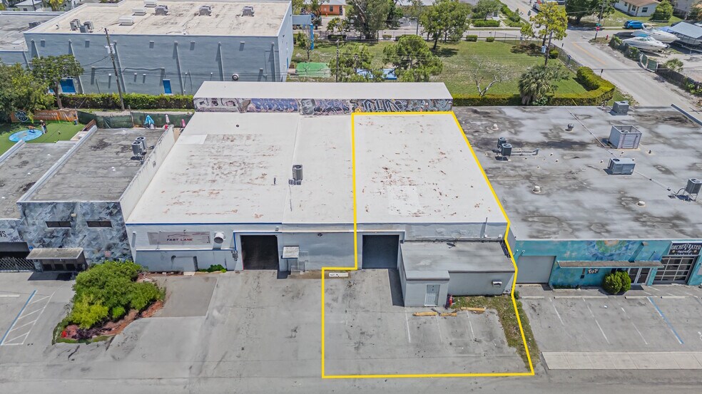 Primary Photo Of 809-813 NW 1st St, Fort Lauderdale Service For Lease