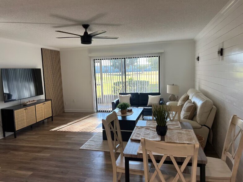 More Photos Of 3700 BENEVA Rd, Sarasota Apartments For Sale