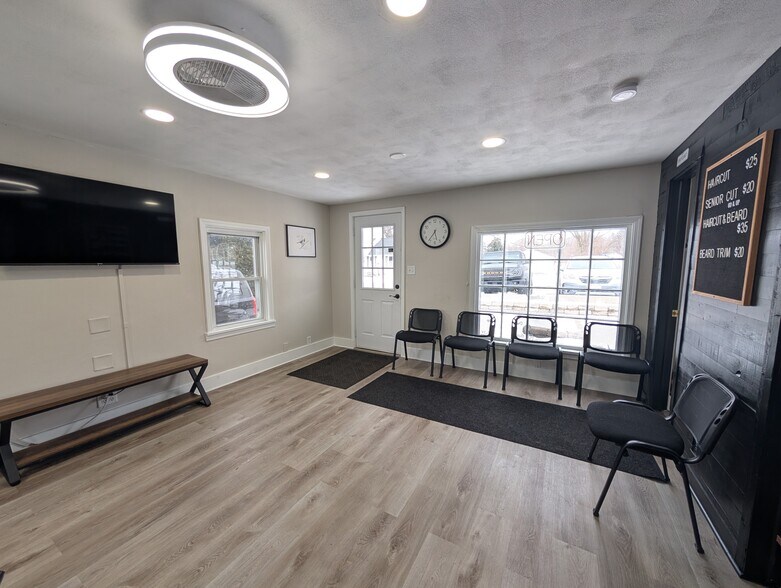 More Photos Of 118 S Pine St, Stillman Valley Freestanding For Sale