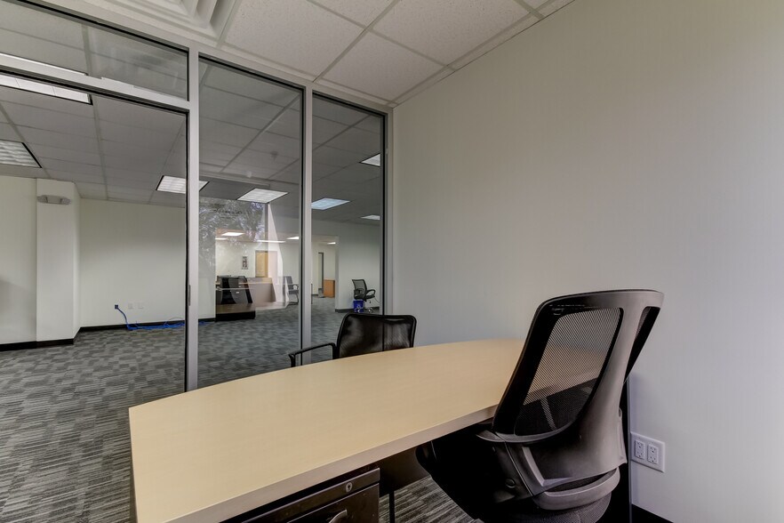 More Photos Of 12425 28th St N, Saint Petersburg Office For Lease