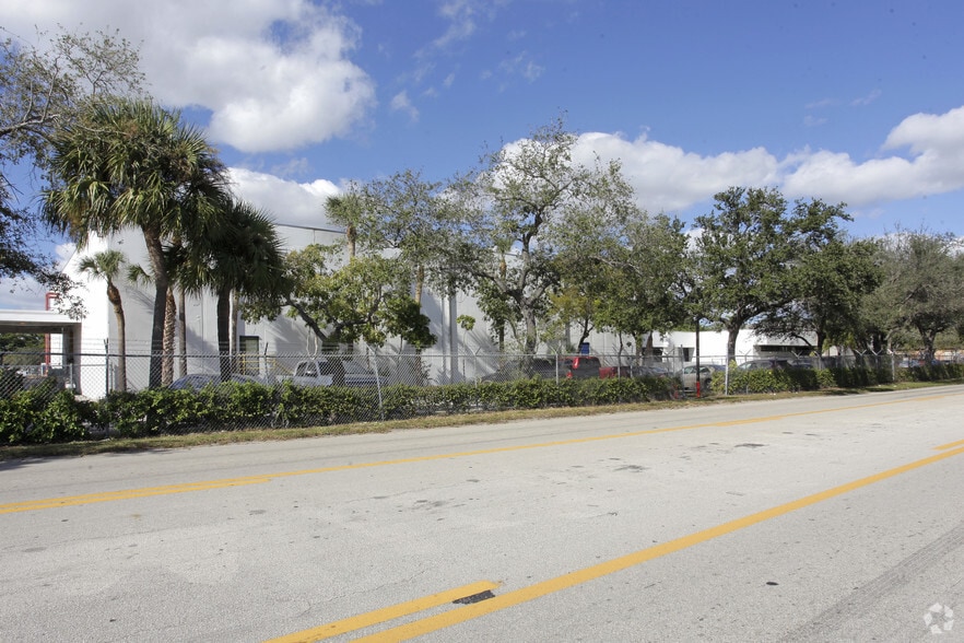 More Photos Of 2121 NW 15th Ave, Pompano Beach Warehouse For Lease