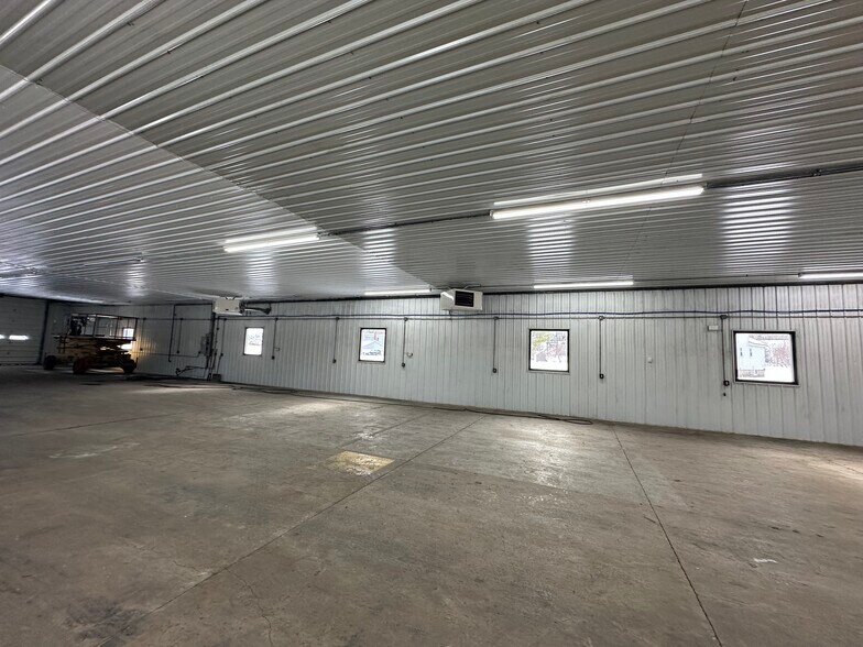 More Photos Of 124 Barlow St, Canastota Industrial For Lease