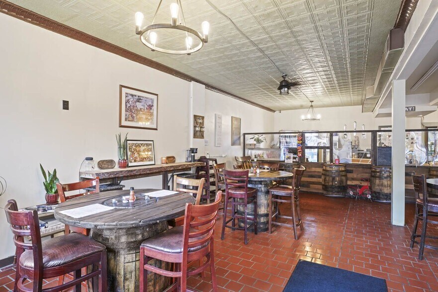 More Photos Of 165 Madison Ave, Albany Storefront Retail Residential For Sale