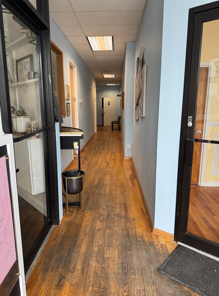 More Photos Of 637 Willis Ave, Williston Park Storefront Retail Office For Lease