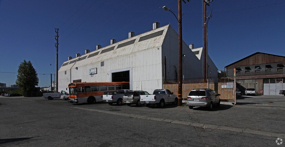 More Photos Of 1600 N Spring St, Los Angeles Warehouse For Lease