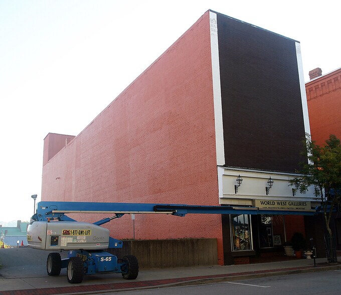 More Photos Of 56 N Main St, Washington Office For Sale