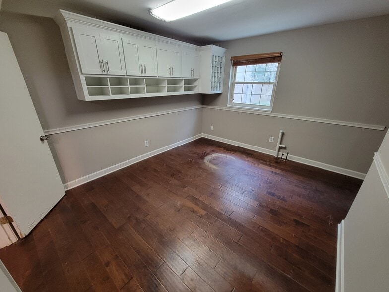 More Photos Of 4651 Roswell Rd NE, Atlanta Office Residential For Lease