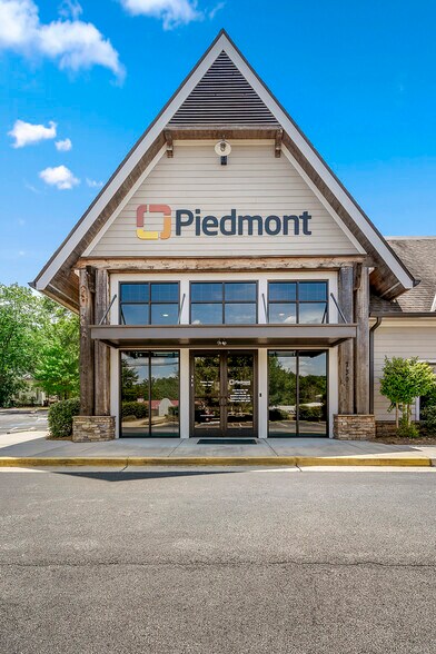 More Photos Of 730 Glynn Street, Fayetteville Medical For Sale