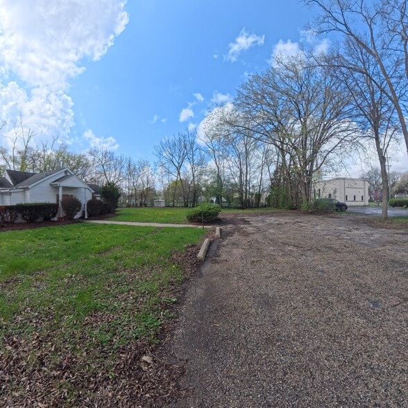 More Photos Of 805 E Palatine Rd, Palatine Office For Sale