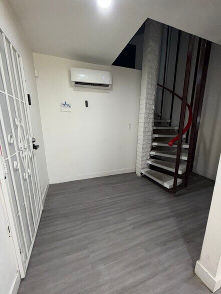 More Photos Of 214 S Maryland Pky, Las Vegas Apartments For Sale
