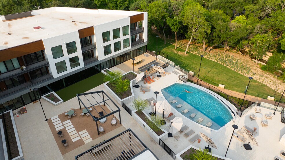 More Photos Of 2209 S First St, Austin Apartments For Sale