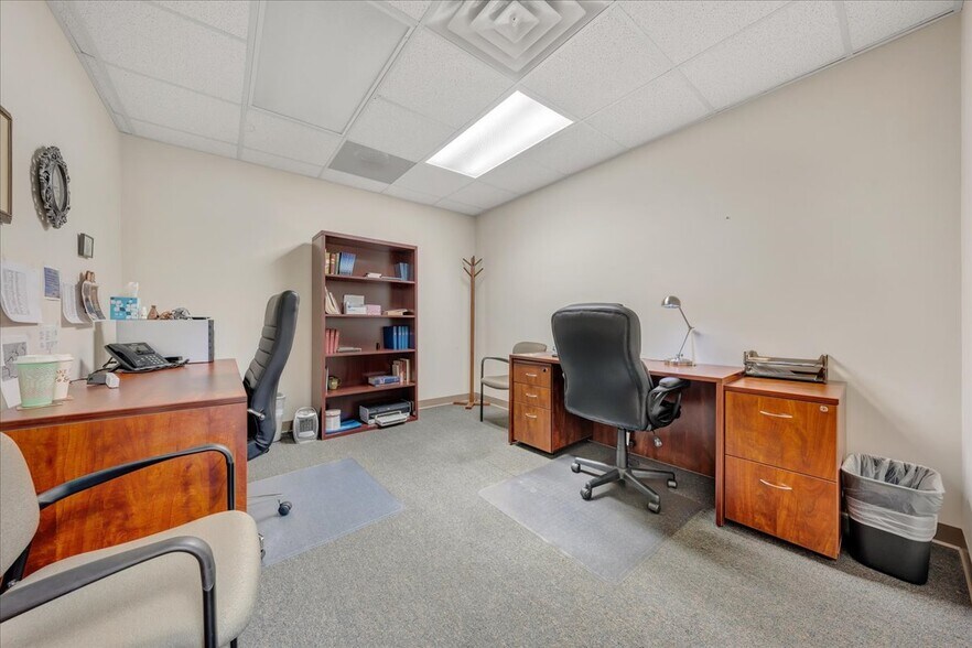 More Photos Of 2408 Electric Rd, Roanoke Medical For Lease