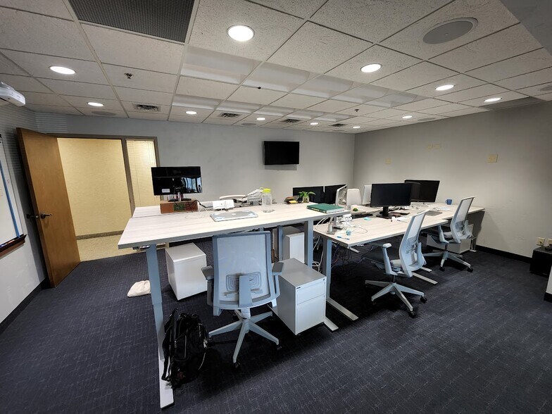 More Photos Of 1345 Corporate Center Curve Dr, Eagan Office For Lease