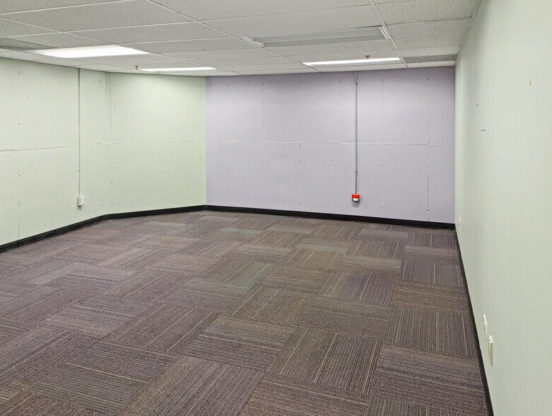 More Photos Of 1N131 County Farm Rd, Winfield Office For Sale