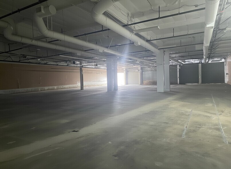 More Photos Of 948 Crocker St, Los Angeles Storefront Retail Office For Lease