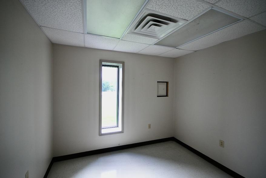 More Photos Of 139-165 Conalco Dr, Jackson Warehouse For Lease