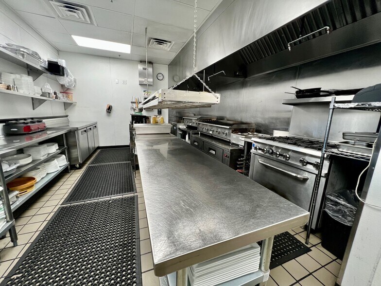 More Photos Of 2645 St. Rose Pky, Henderson Restaurant For Lease