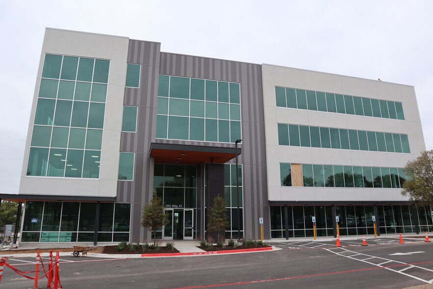 More Photos Of 7951 Shoal Creek Blvd, Austin Medical For Lease