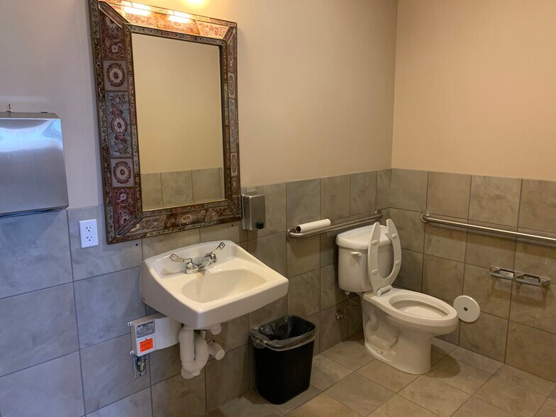 More Photos Of 10643 N Frank Lloyd Wright Blvd, Scottsdale Office For Sale