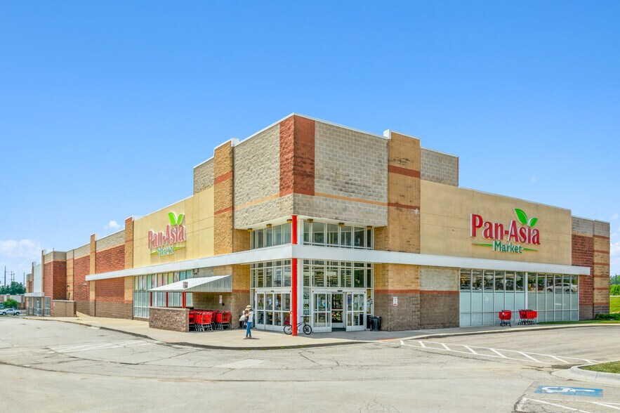 More Photos Of 12040 Metcalf Ave, Overland Park Unknown For Lease