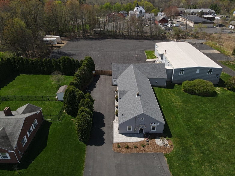 More Photos Of 14 Emily Rd, Broad Brook Industrial For Sale