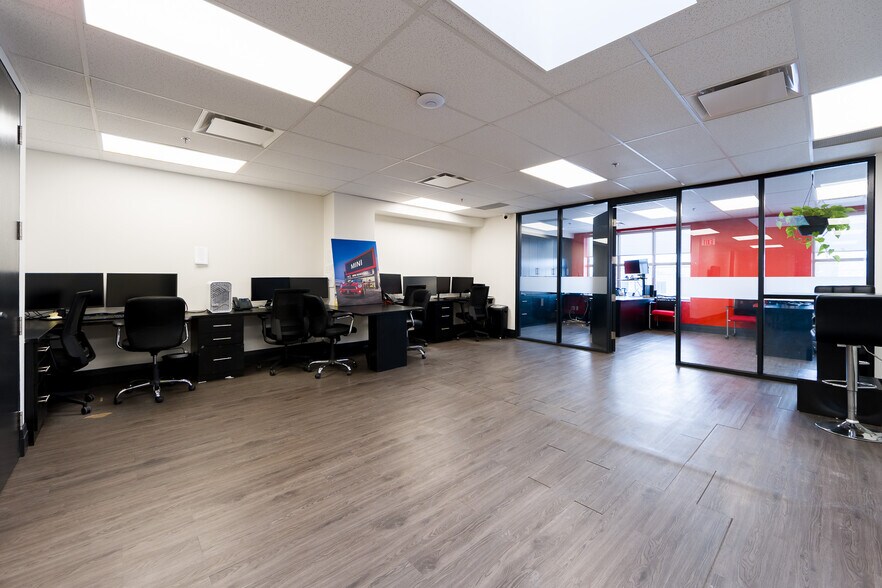 More Photos Of 7015 Tranmere Dr, Mississauga Warehouse For Sale