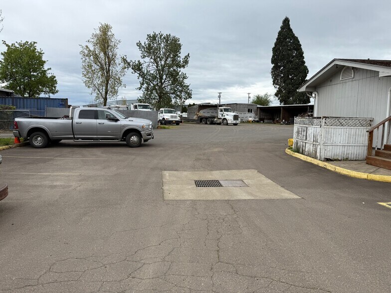 More Photos Of 3894 Roosevelt Blvd, Eugene Industrial For Sale