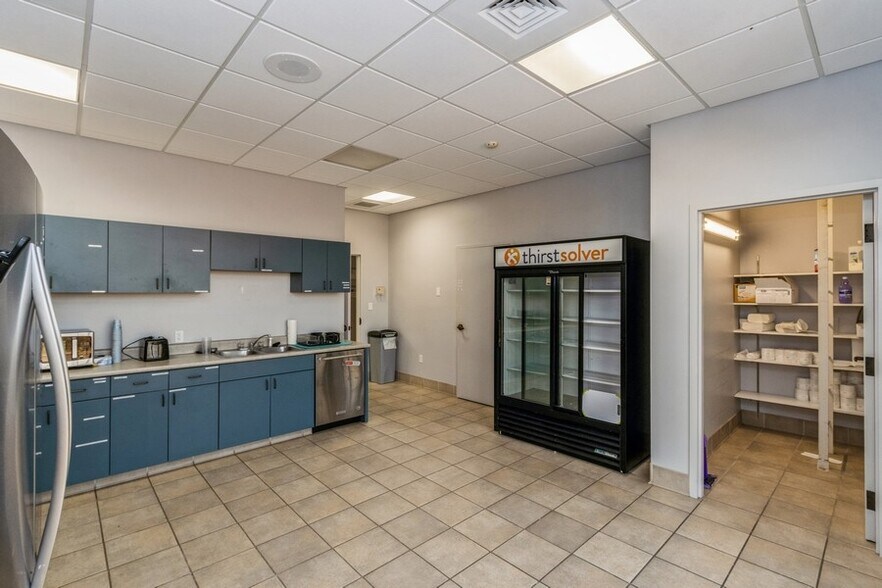More Photos Of 2834 Northgate Dr, Iowa City Office For Lease