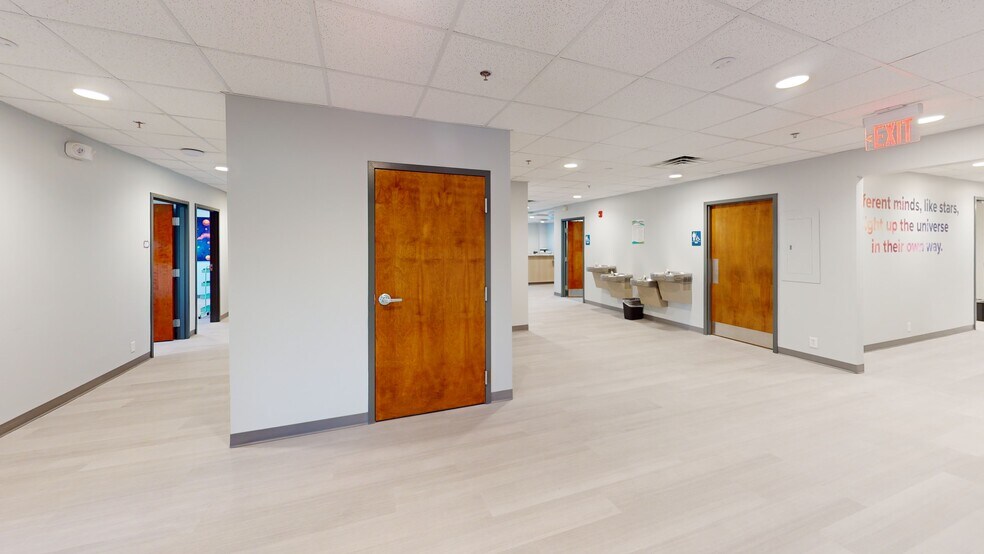 More Photos Of 1920 McKinley Ave, Mishawaka Office For Sale
