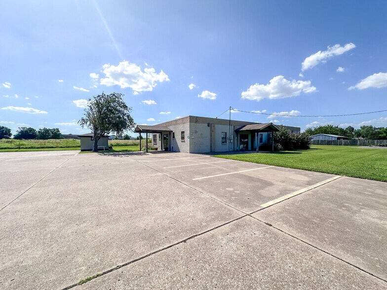 More Photos Of 2833 W Main St, Jenks Religious Facility For Sale